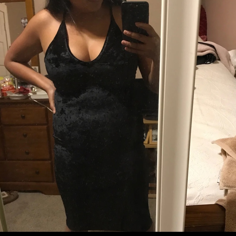 Black Midi Velvet Dress